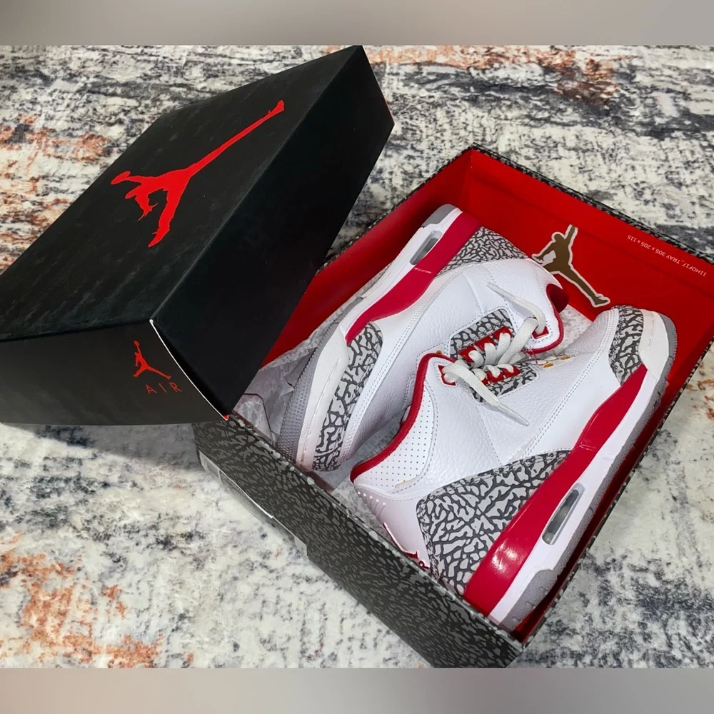 Nike Jordan 3s - Picture 2 of 3